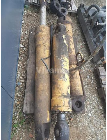 Liebherr A914 - Cylinder block: picture 1 Liebherr A914 - Cylinder block: picture 1
