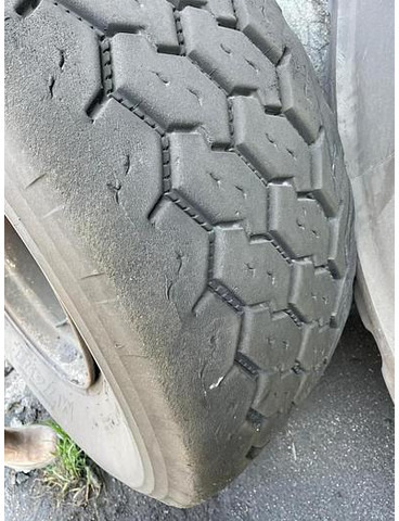 ROUE BRIDGESTONE 65R22.5 M748 - Wheels and tires: picture 3 ROUE BRIDGESTONE 65R22.5 M748 - Wheels and tires: picture 3