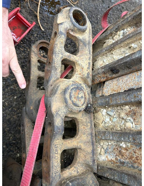 Spare parts for Crawler excavator Liebherr R954: picture 15