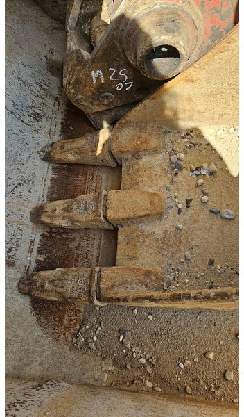 Volvo EW160 - Bucket: picture 4 Volvo EW160 - Bucket: picture 4