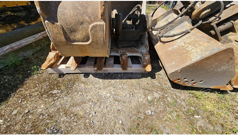 Volvo EW160 - Bucket: picture 5 Volvo EW160 - Bucket: picture 5