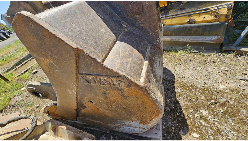 Volvo EW160 - Bucket: picture 1 Volvo EW160 - Bucket: picture 1