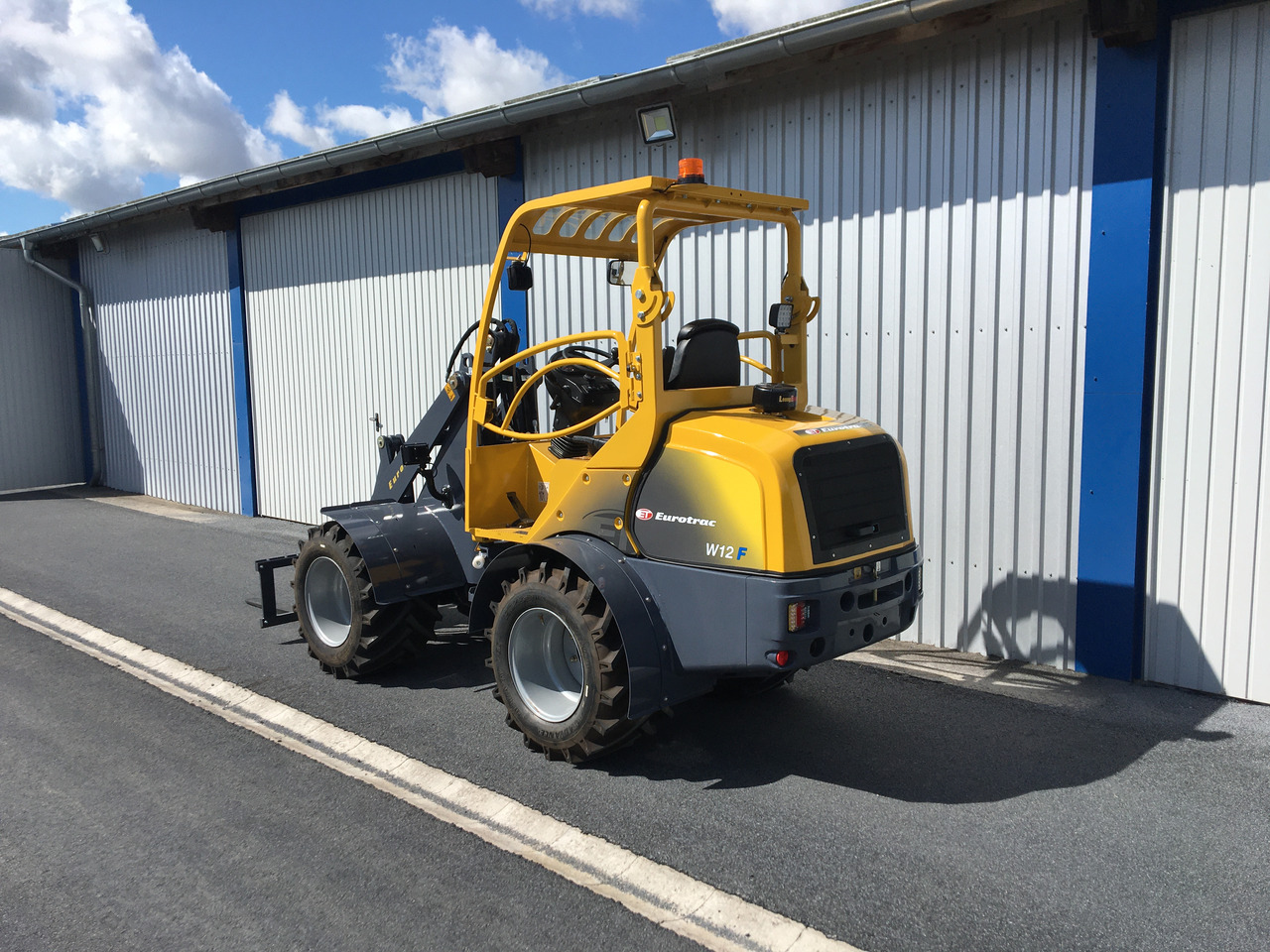 EUROTRAC W12F Schutzdach - Compact loader: picture 3 EUROTRAC W12F Schutzdach - Compact loader: picture 3
