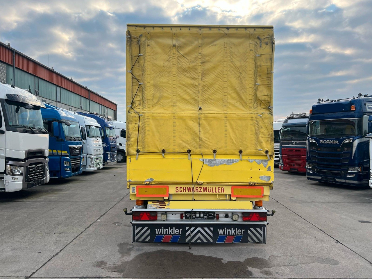 Schwarzmüller SPA 3E * PR.PL. * LENK/LIFTACHSE * LUFTFEDERUNG* - Curtainsider semi-trailer: picture 5 Schwarzmüller SPA 3E * PR.PL. * LENK/LIFTACHSE * LUFTFEDERUNG* - Curtainsider semi-trailer: picture 5