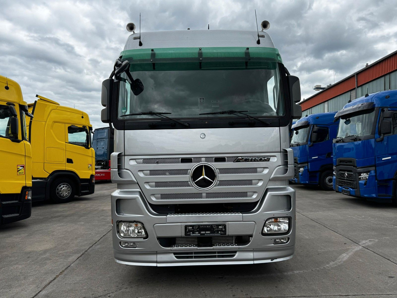 Mercedes-Benz ACTROS 1844 * AUTOMATIK * TOP * NEUE REIFEN - Tractor unit: picture 2 Mercedes-Benz ACTROS 1844 * AUTOMATIK * TOP * NEUE REIFEN - Tractor unit: picture 2