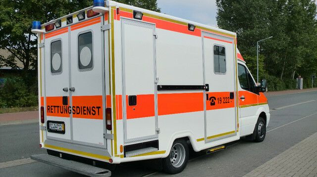 Mercedes-Benz Sprinter 516 WAS 12 Monate Garantie // Mercedes-Benz Sprinter 516 WAS 12 Monate Garantie // - Ambulance: picture 4 Mercedes-Benz Sprinter 516 WAS 12 Monate Garantie // Mercedes-Benz Sprinter 516 WAS 12 Monate Garantie // - Ambulance: picture 4