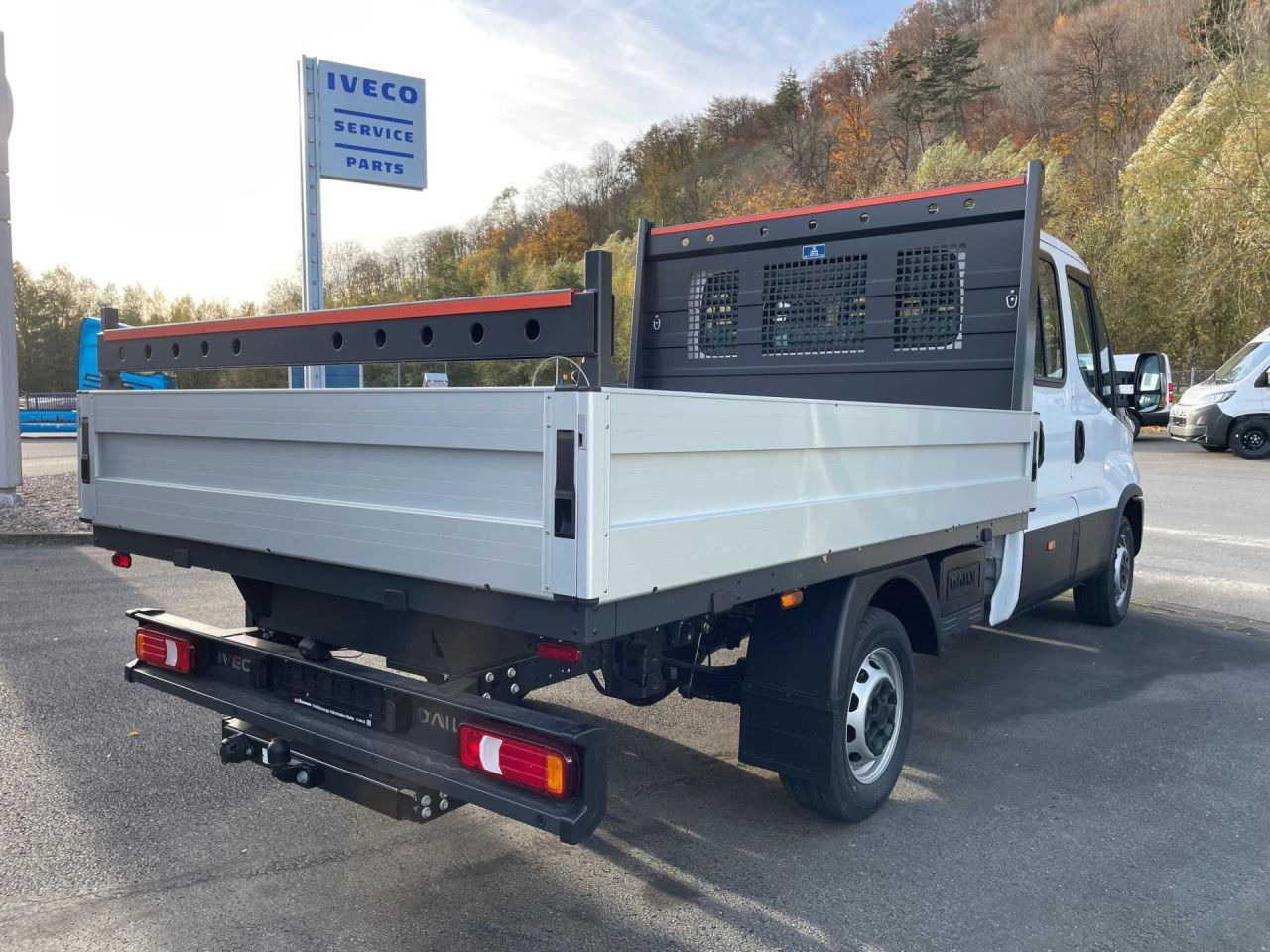 Iveco Daily 35S16D - Flatbed van: picture 5 Iveco Daily 35S16D - Flatbed van: picture 5