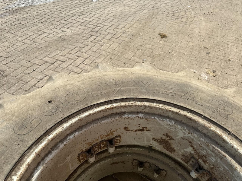 Goodyear banden 14.9 R28 - Gebruikt - Wheels and tires: picture 5 Goodyear banden 14.9 R28 - Gebruikt - Wheels and tires: picture 5