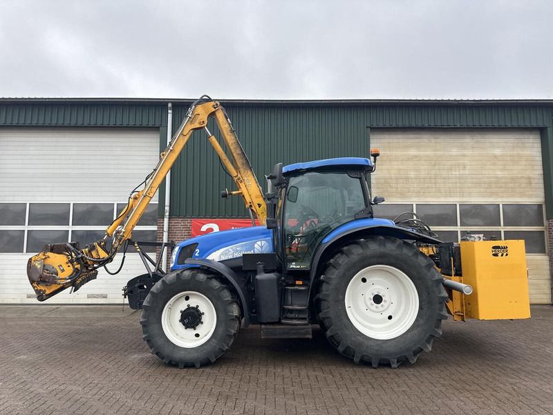 New Holland TSA 125 - Farm tractor: picture 1 New Holland TSA 125 - Farm tractor: picture 1
