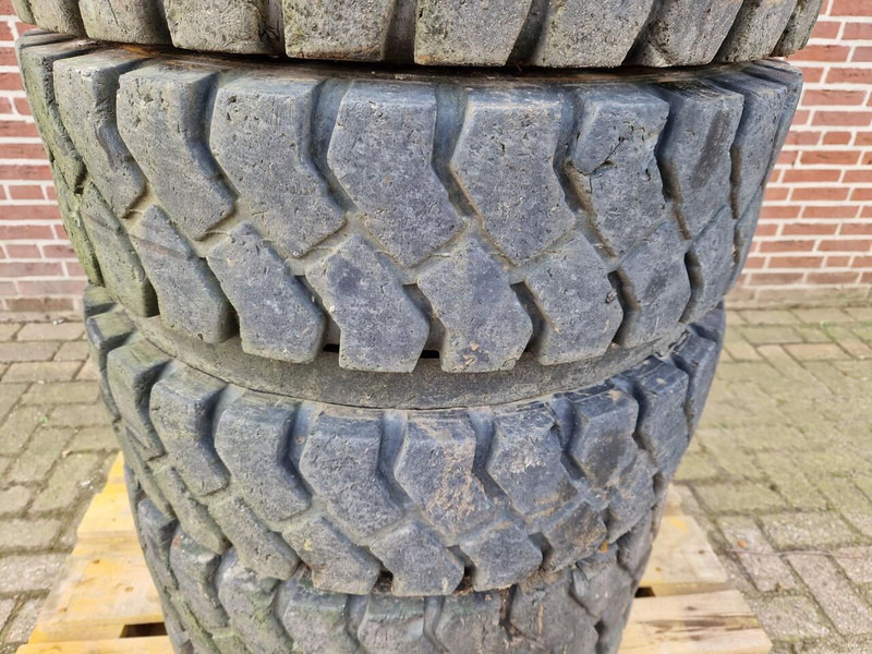 Onbekend Banden - Wheels and tires: picture 3 Onbekend Banden - Wheels and tires: picture 3
