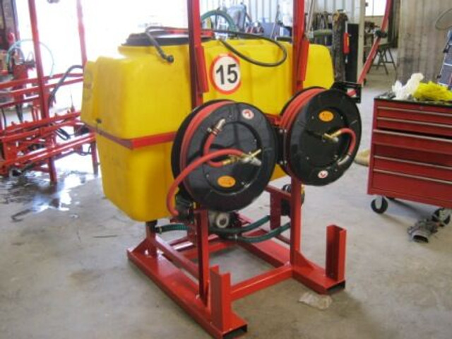 Onbekend Veldspuit - Tractor mounted sprayer: picture 1 Onbekend Veldspuit - Tractor mounted sprayer: picture 1