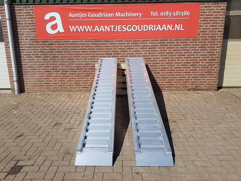Oprijplanken 3000x450 mm - Loading ramp: picture 3 Oprijplanken 3000x450 mm - Loading ramp: picture 3