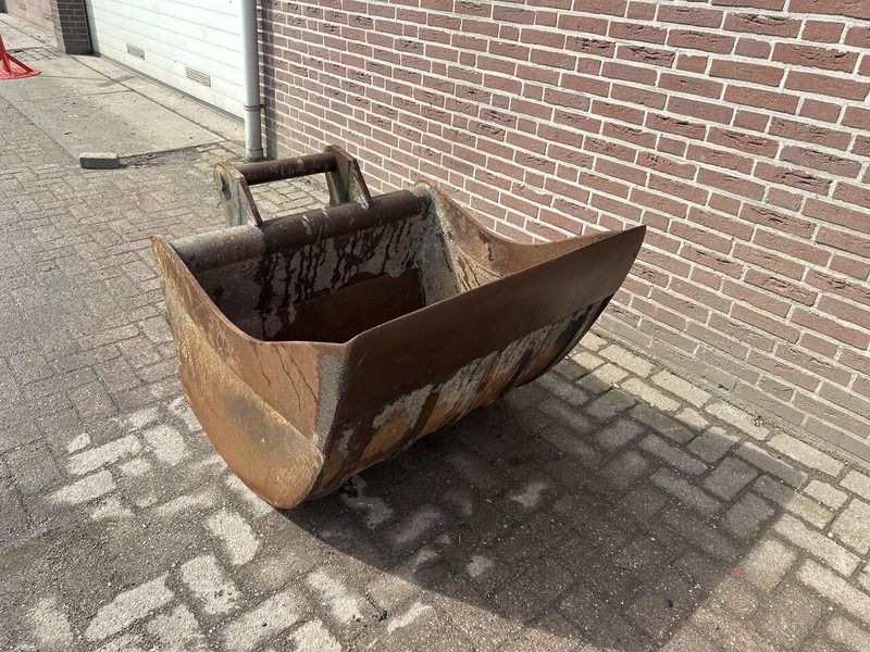 S60 - Bucket for Construction machinery: picture 3 S60 - Bucket for Construction machinery: picture 3