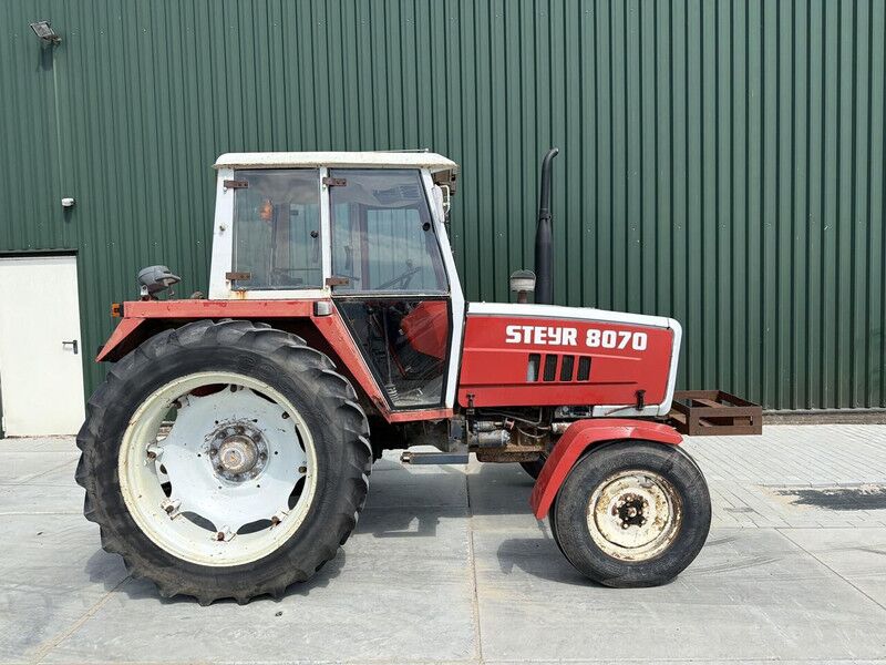 Steyr 8070 - Farm tractor: picture 1 Steyr 8070 - Farm tractor: picture 1
