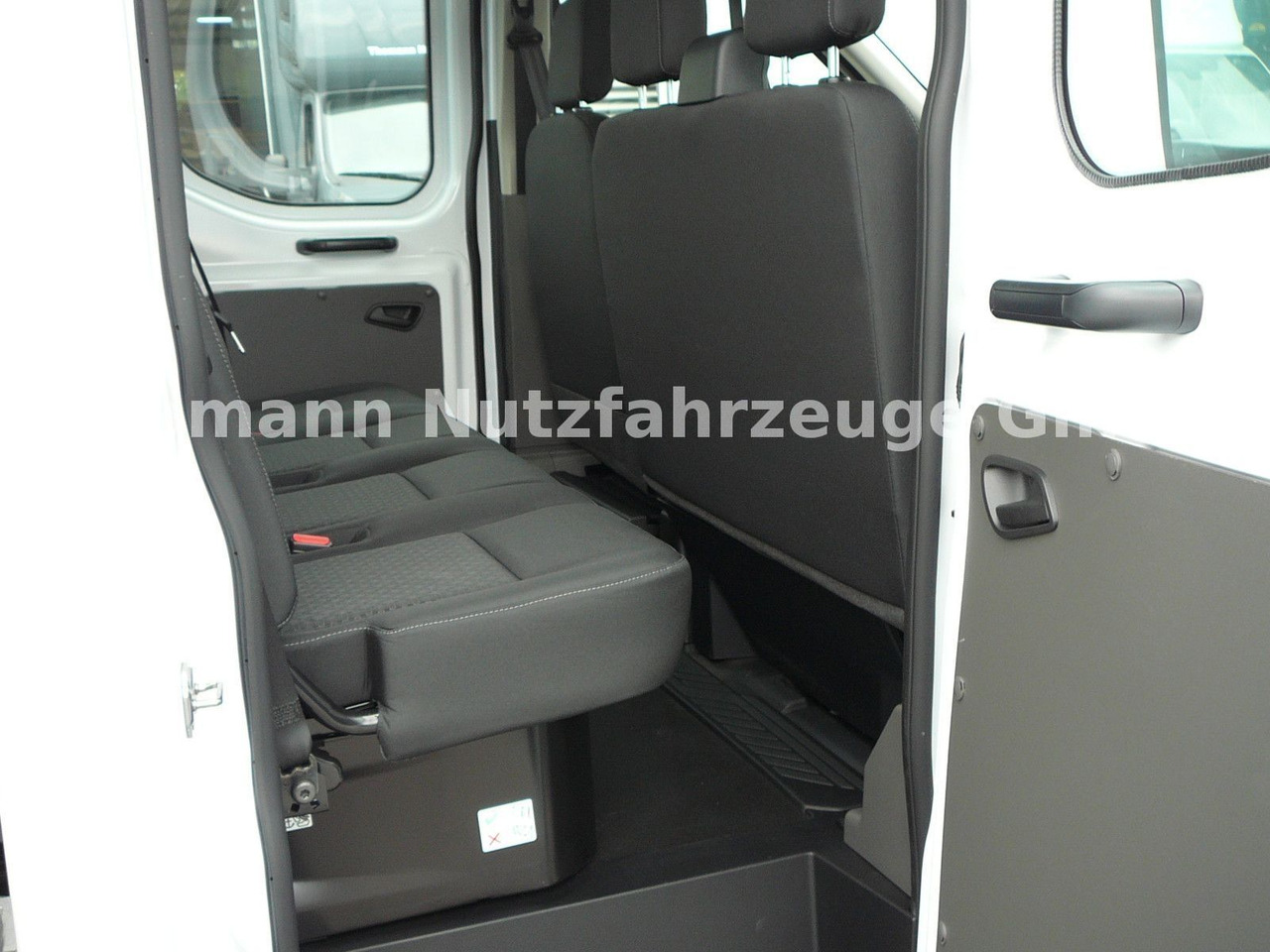 New Flatbed van Ford Transit Pritsche Doppelkabine Ford Transit Pritsche Doppelkabine: picture 14 New Flatbed van Ford Transit Pritsche Doppelkabine Ford Transit Pritsche Doppelkabine: picture 14