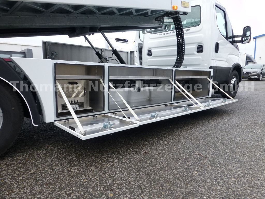 New Tow truck, Van Iveco DAILY 72C18 Schiebeplateu Luftfed Navi: picture 15