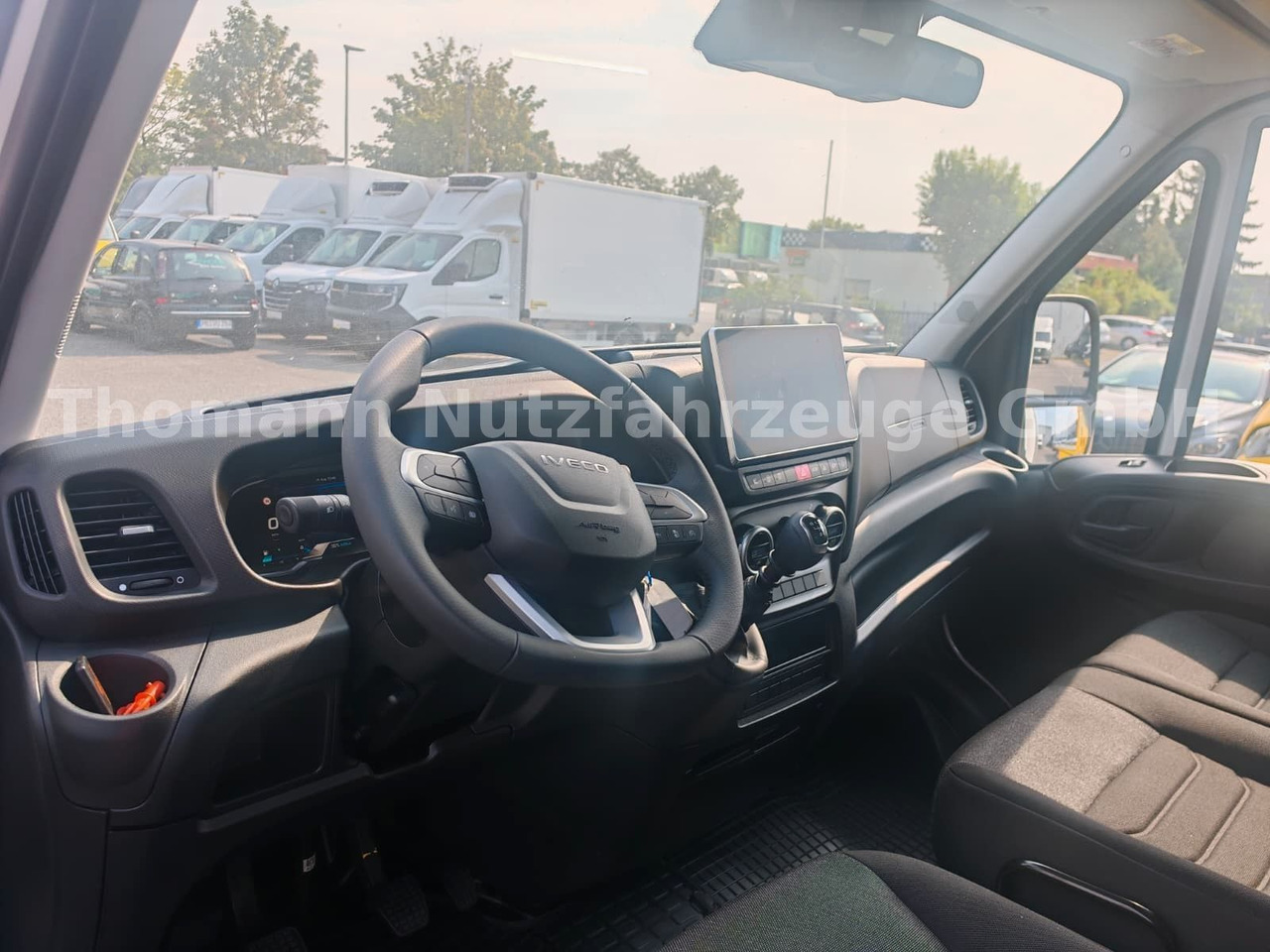 Iveco Daily 35S18 Koffer + LBW Navi/ACC Tempomat - Box van: picture 5 Iveco Daily 35S18 Koffer + LBW Navi/ACC Tempomat - Box van: picture 5