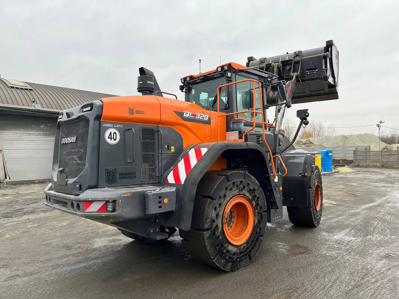 DOOSAN DL320-7 - Wheel loader: picture 3 DOOSAN DL320-7 - Wheel loader: picture 3