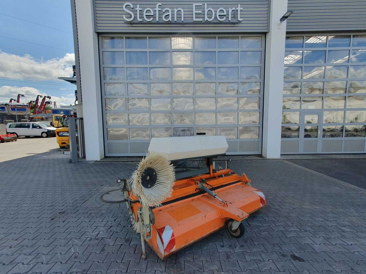 Bema 25 Dual Kehrmaschine / 2.050 mm / 2020 - Broom: picture 1 Bema 25 Dual Kehrmaschine / 2.050 mm / 2020 - Broom: picture 1