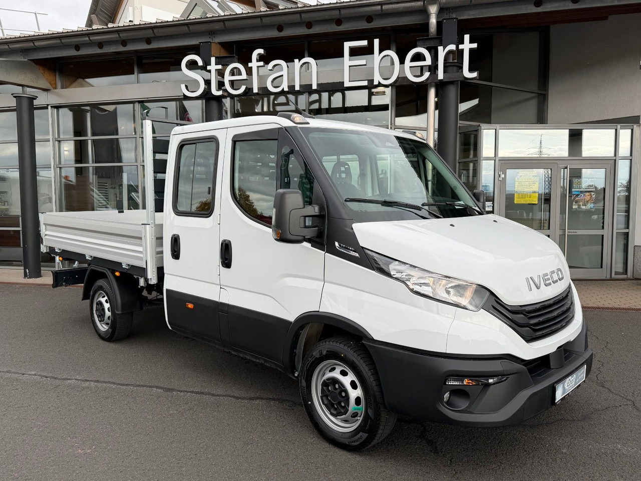 Iveco Daily 35S16 A8 *R.3450mm*Automatik*AHK*7-Sitze* - Tipper van, Combi van: picture 1 Iveco Daily 35S16 A8 *R.3450mm*Automatik*AHK*7-Sitze* - Tipper van, Combi van: picture 1