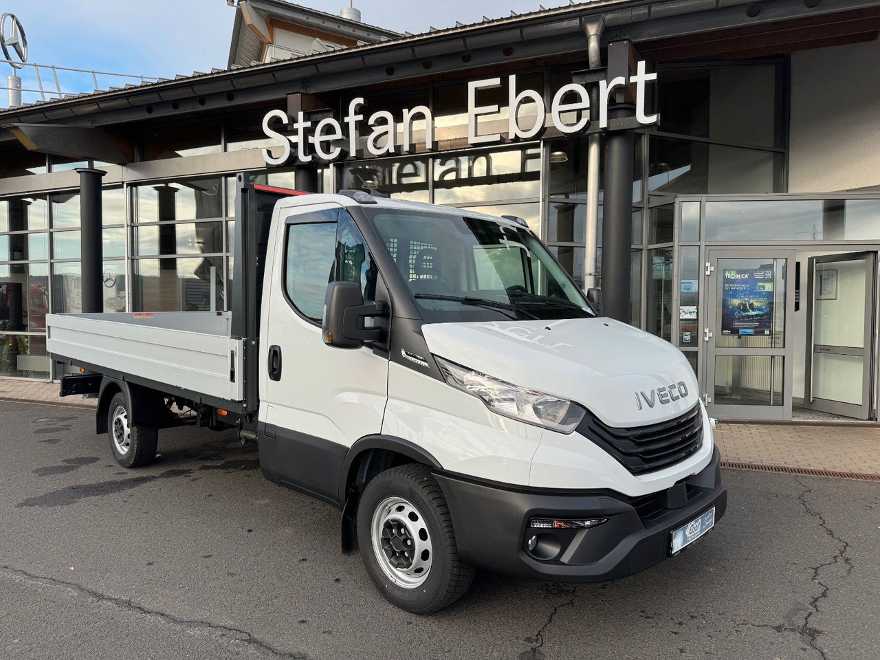 Iveco Daily 35S16 *R.3750mm*Automatik*AHK*Kamera* - Flatbed van: picture 1 Iveco Daily 35S16 *R.3750mm*Automatik*AHK*Kamera* - Flatbed van: picture 1