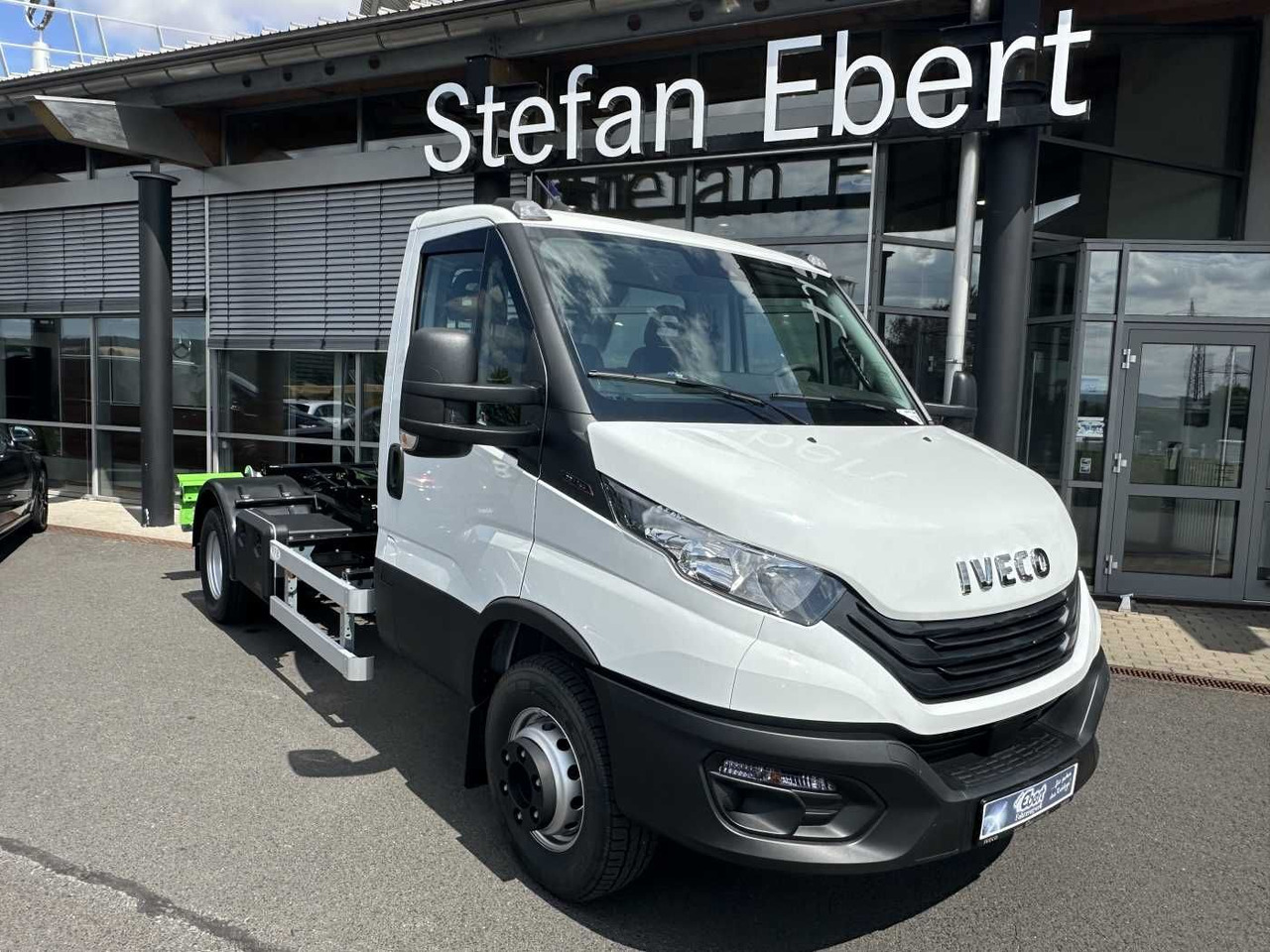Iveco Daily 70C18 H 3.0L *R3.750mm*AHK*Luft*Sperre* - Hook lift truck: picture 1 Iveco Daily 70C18 H 3.0L *R3.750mm*AHK*Luft*Sperre* - Hook lift truck: picture 1