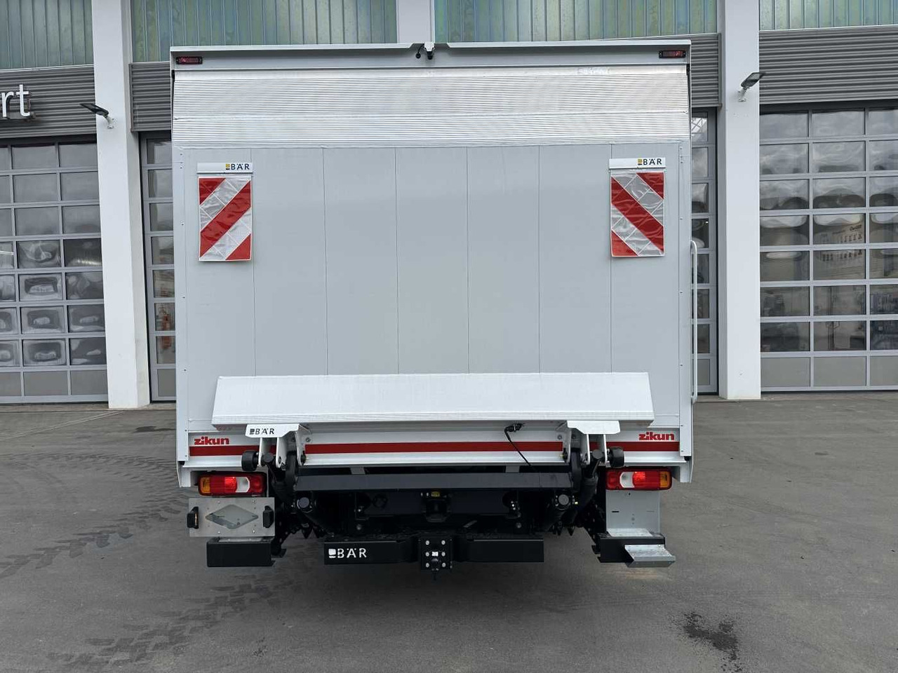 New Box van Iveco Daily 70C18 HA8 *LBW*Schwenkwandkoffer*: picture 6 New Box van Iveco Daily 70C18 HA8 *LBW*Schwenkwandkoffer*: picture 6