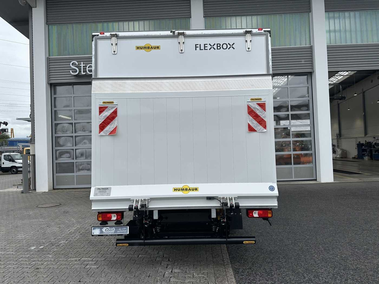 Box van Iveco Daily 70C18 HA8 *R5.100mm*LBW*Luft*Automatik*: picture 6 Box van Iveco Daily 70C18 HA8 *R5.100mm*LBW*Luft*Automatik*: picture 6
