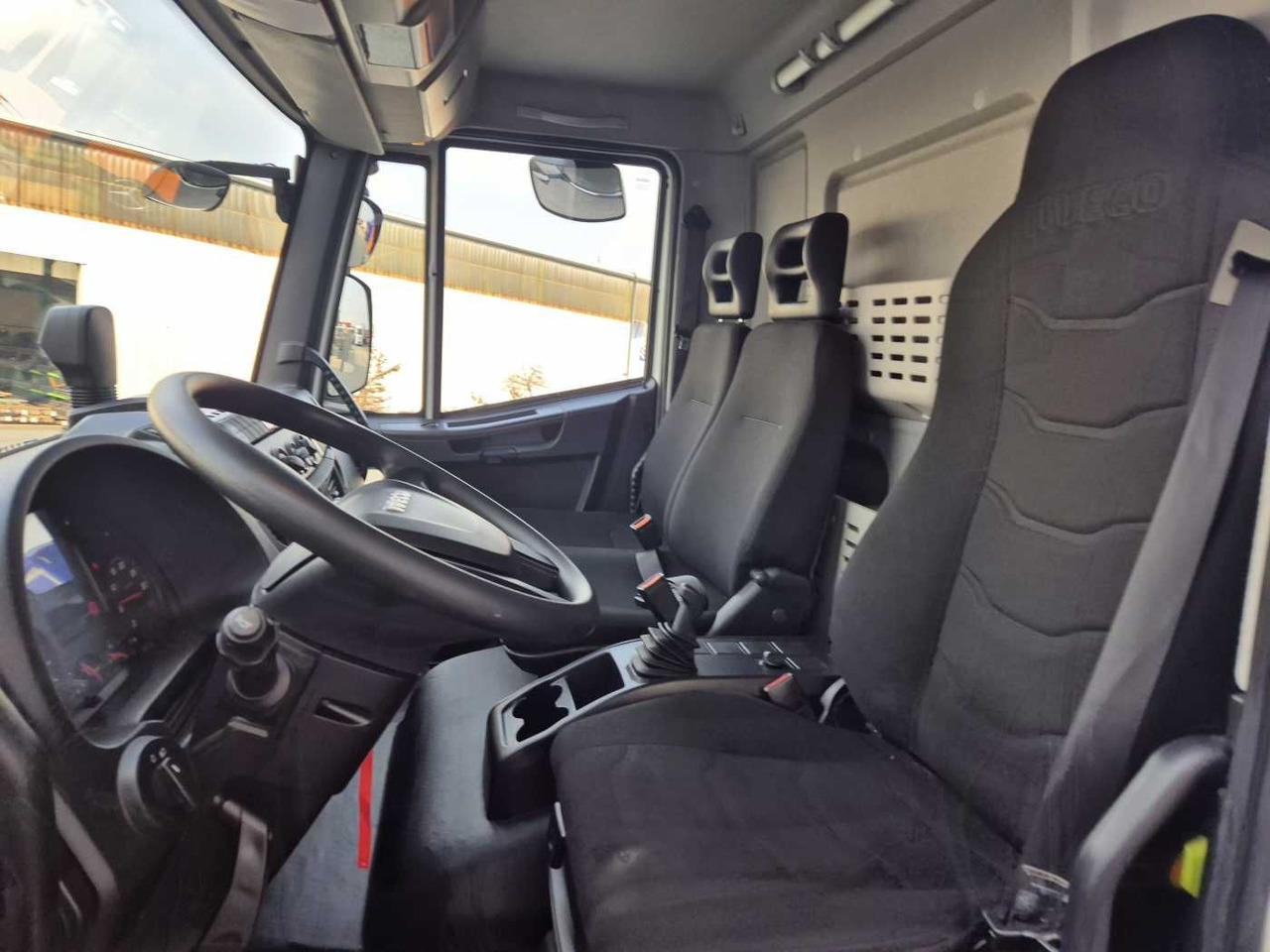 Curtainsider truck Iveco Eurocargo ML120E25 LBW 1.500kg Klima 3 Sitze: picture 13