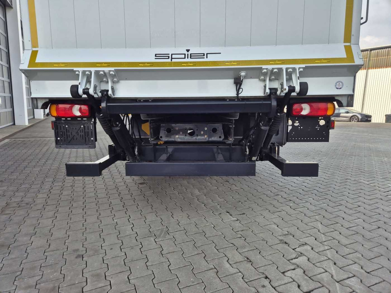 Curtainsider truck Iveco Eurocargo ML120E25 LBW 1.500kg Klima 3 Sitze: picture 8