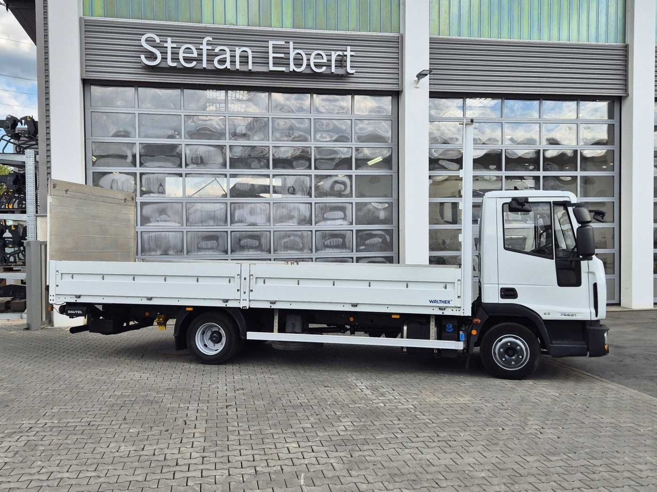Iveco Eurocargo ML75E21/P Klima Ladebordwand 1.000kg - Flatbed van: picture 5 Iveco Eurocargo ML75E21/P Klima Ladebordwand 1.000kg - Flatbed van: picture 5