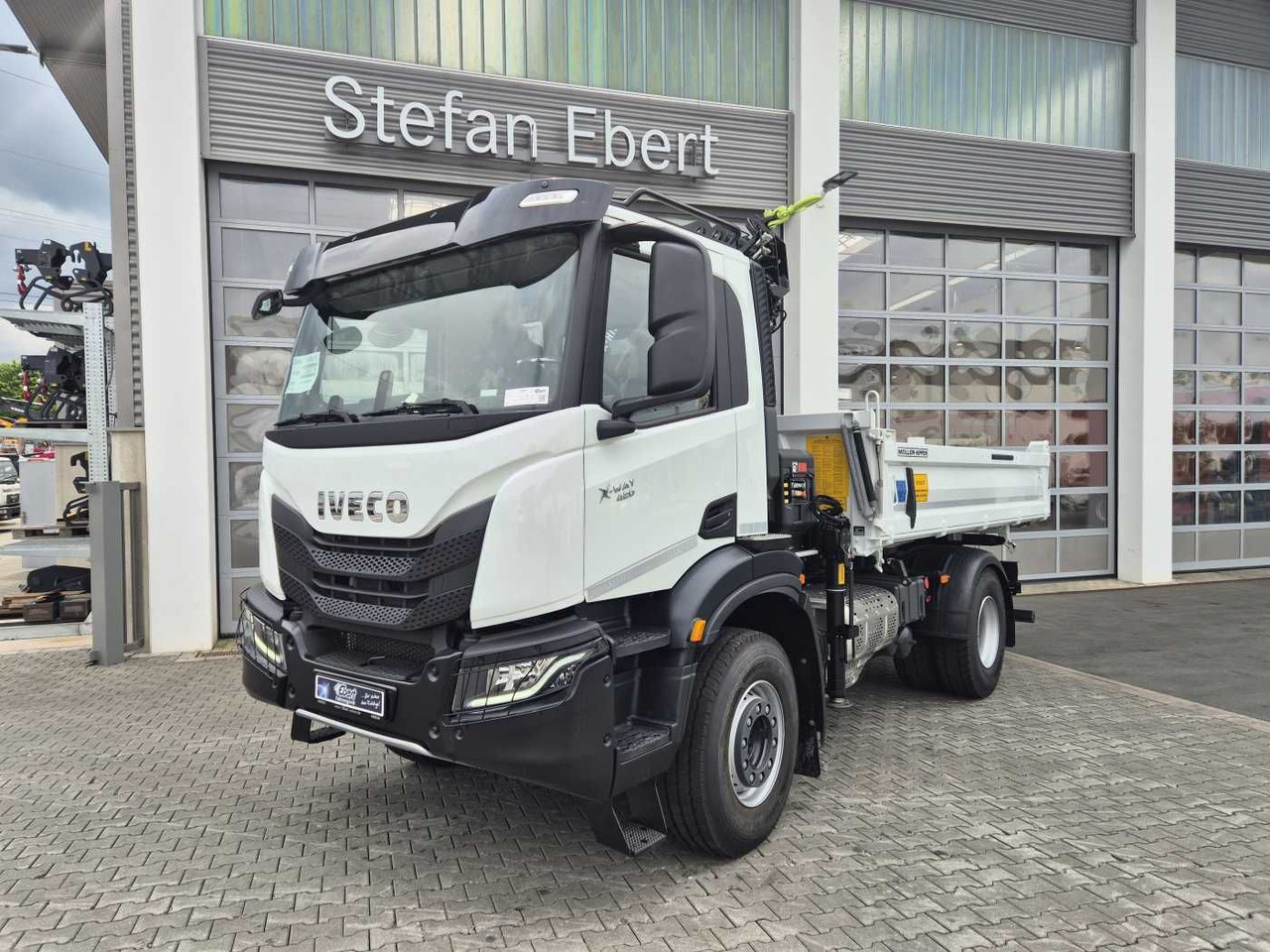 Iveco X-Way AD200X42/P HR OFF Hiab X-HIDUO 118E-3 Funk - Tipper, Crane truck: picture 2 Iveco X-Way AD200X42/P HR OFF Hiab X-HIDUO 118E-3 Funk - Tipper, Crane truck: picture 2