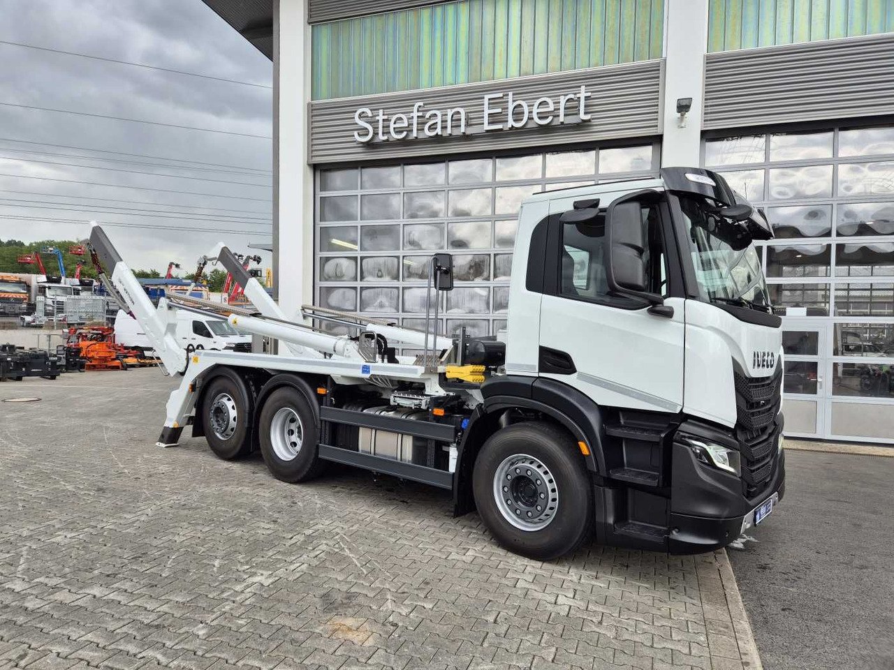 Iveco X-Way AD280X42Y/PS 6x2 Meiller 16. T Funk Lift - Tipper: picture 1 Iveco X-Way AD280X42Y/PS 6x2 Meiller 16. T Funk Lift - Tipper: picture 1