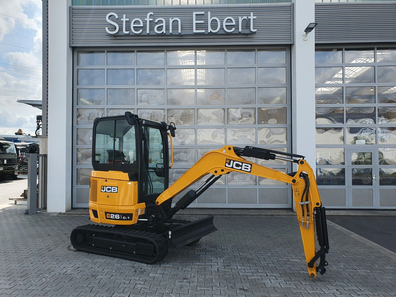JCB 26C-1 Pro Cab / Neufahrzeug / Planierschild - Mini excavator: picture 1 JCB 26C-1 Pro Cab / Neufahrzeug / Planierschild - Mini excavator: picture 1