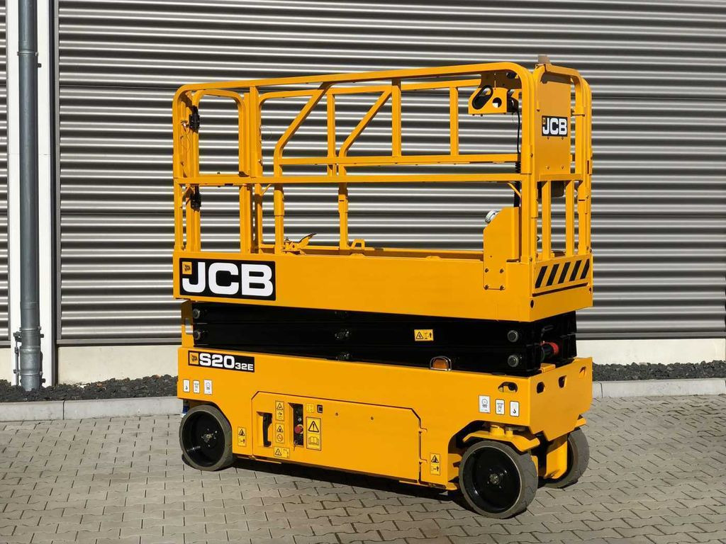 JCB S2032E Scherenbühne // 8,3m Arbeitshöhe - Scissor lift: picture 1 JCB S2032E Scherenbühne // 8,3m Arbeitshöhe - Scissor lift: picture 1