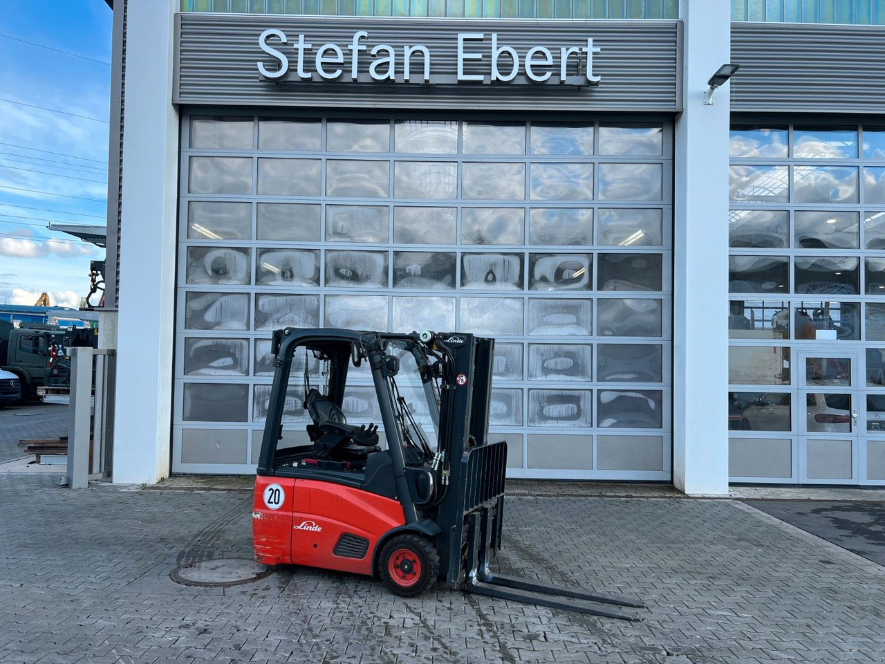 Linde E14 - 01 / Triplex: 4.10m! / SS / nur 986h! - Electric forklift: picture 1 Linde E14 - 01 / Triplex: 4.10m! / SS / nur 986h! - Electric forklift: picture 1