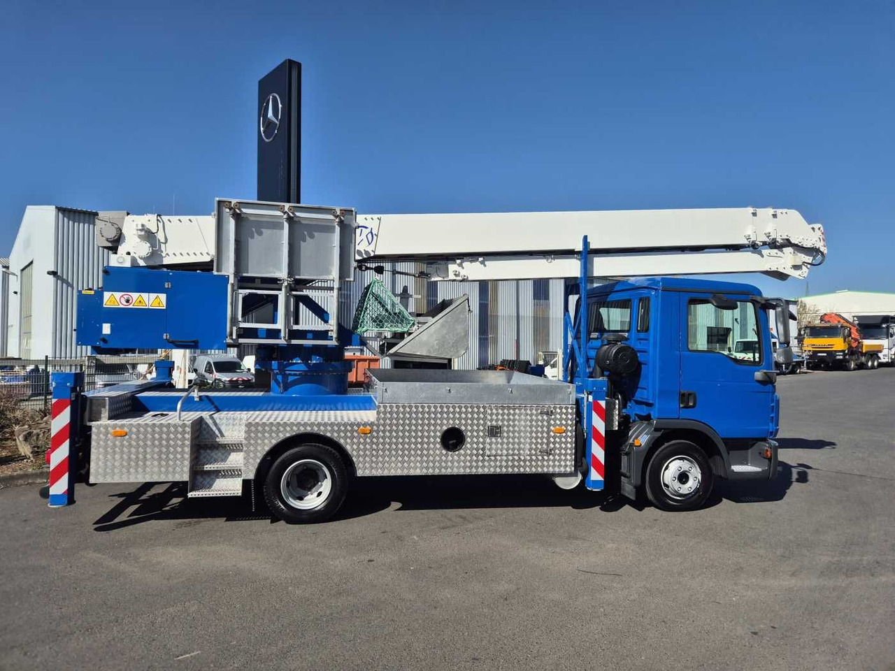 Crane truck MAN TGL 8.150 Dachdeckerkran Klaas K25-30 TSP Funk: picture 6