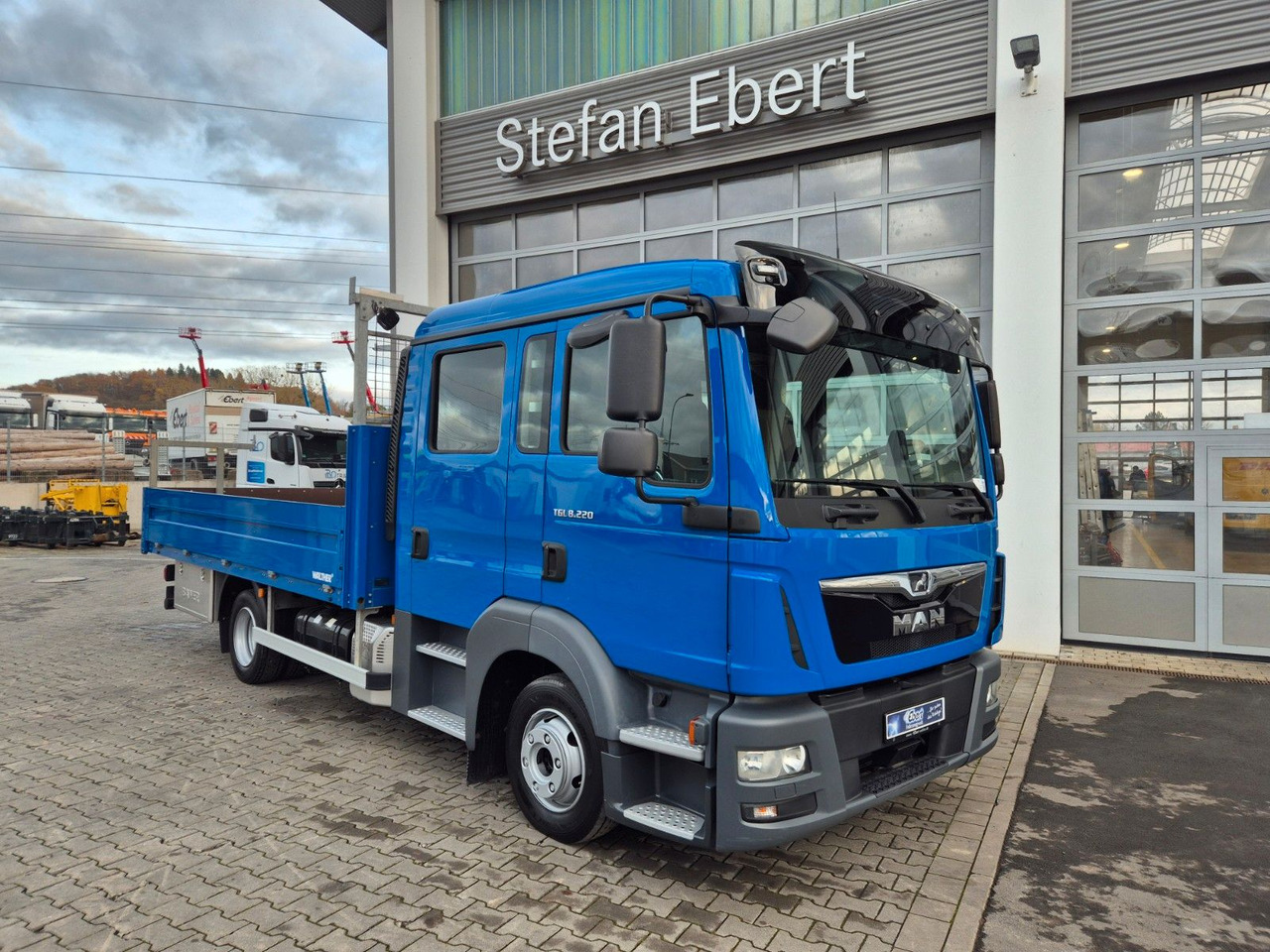 MAN TGL 8.220 4x2 BL Doka 7 Sitze AHK Klima Standh. - Flatbed van, Combi van: picture 4 MAN TGL 8.220 4x2 BL Doka 7 Sitze AHK Klima Standh. - Flatbed van, Combi van: picture 4