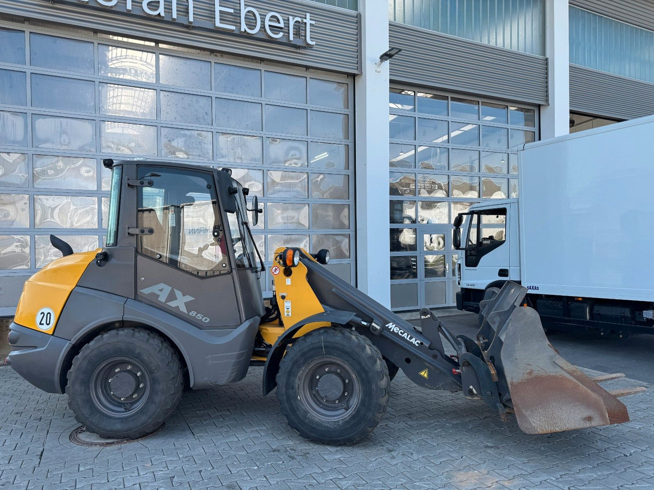 MECALAC AX850 / nur 671h / 11.2022 / Gabel / Schaufel - Wheel loader: picture 2 MECALAC AX850 / nur 671h / 11.2022 / Gabel / Schaufel - Wheel loader: picture 2