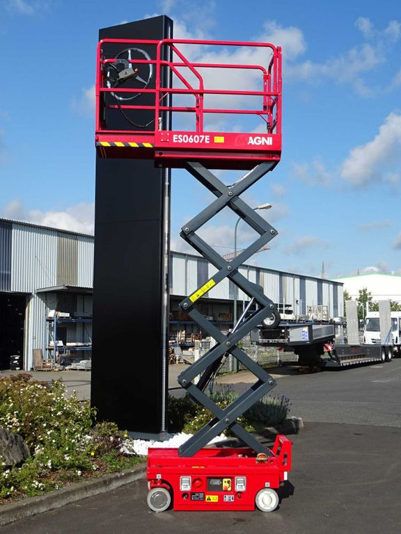 Magni ES0607E Scherenbühne // 5.6m Arbeitshöhe Magni ES0607E Scherenbühne // 5.6m Arbeitshöhe - Scissor lift: picture 5 Magni ES0607E Scherenbühne // 5.6m Arbeitshöhe Magni ES0607E Scherenbühne // 5.6m Arbeitshöhe - Scissor lift: picture 5