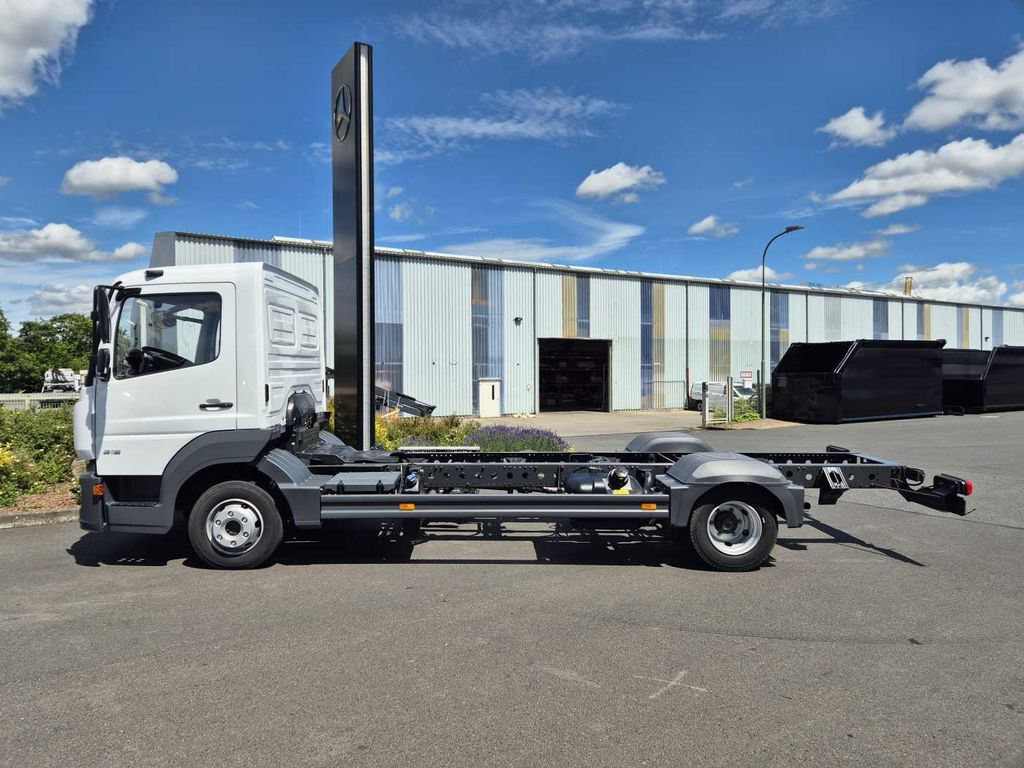 Mercedes-Benz Atego 818 L Fahrgestell, 6 Stück vorhanden - Cab chassis truck: picture 3 Mercedes-Benz Atego 818 L Fahrgestell, 6 Stück vorhanden - Cab chassis truck: picture 3