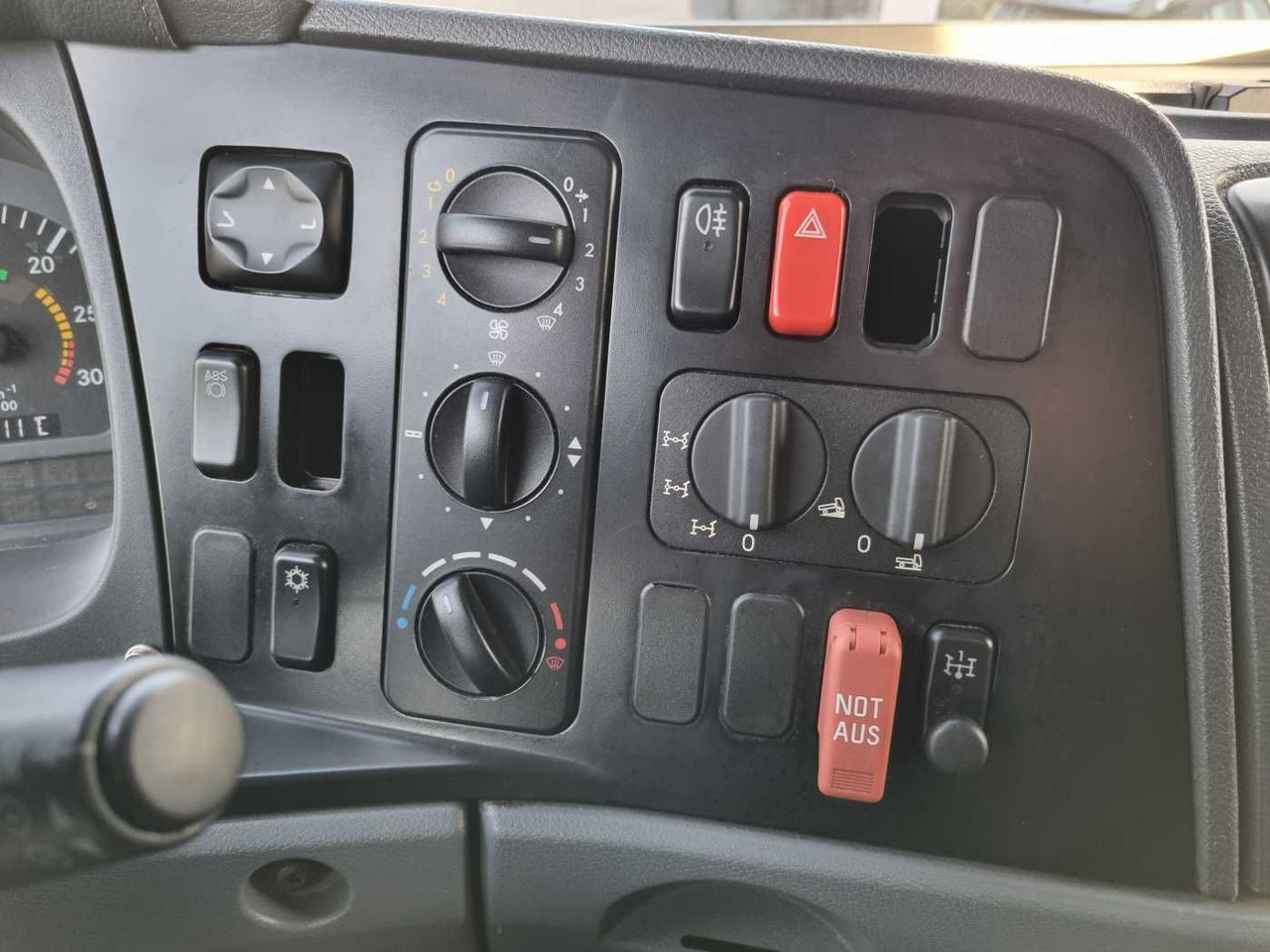 Curtainsider truck Mercedes-Benz Axor 1829 A 4x4 Pritsche/Plane 10 Stück: picture 14