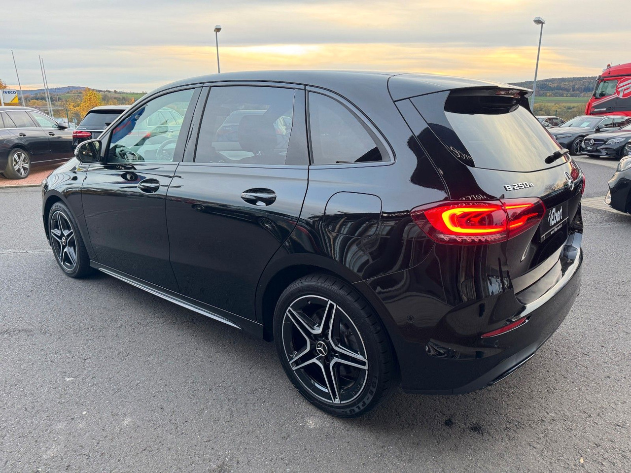 Mercedes-Benz B 250e Edition2020+AMG+Ambiente+Night+LED - Sedan: picture 3 Mercedes-Benz B 250e Edition2020+AMG+Ambiente+Night+LED - Sedan: picture 3