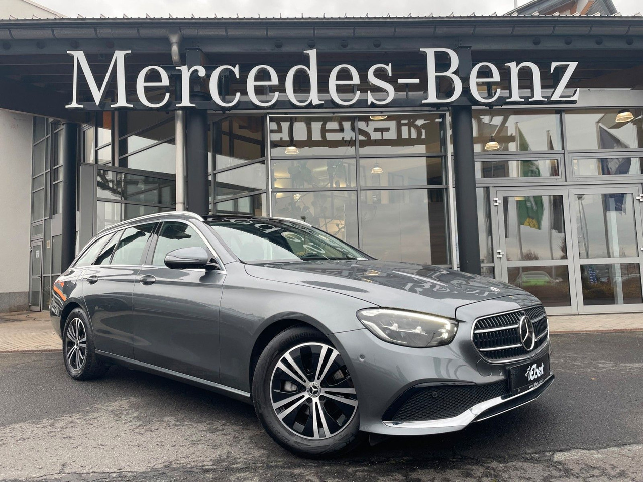 Mercedes-Benz E 220 d T Pano+Ambiente+Distr+360°+Comand+DAB - Station wagon: picture 1 Mercedes-Benz E 220 d T Pano+Ambiente+Distr+360°+Comand+DAB - Station wagon: picture 1