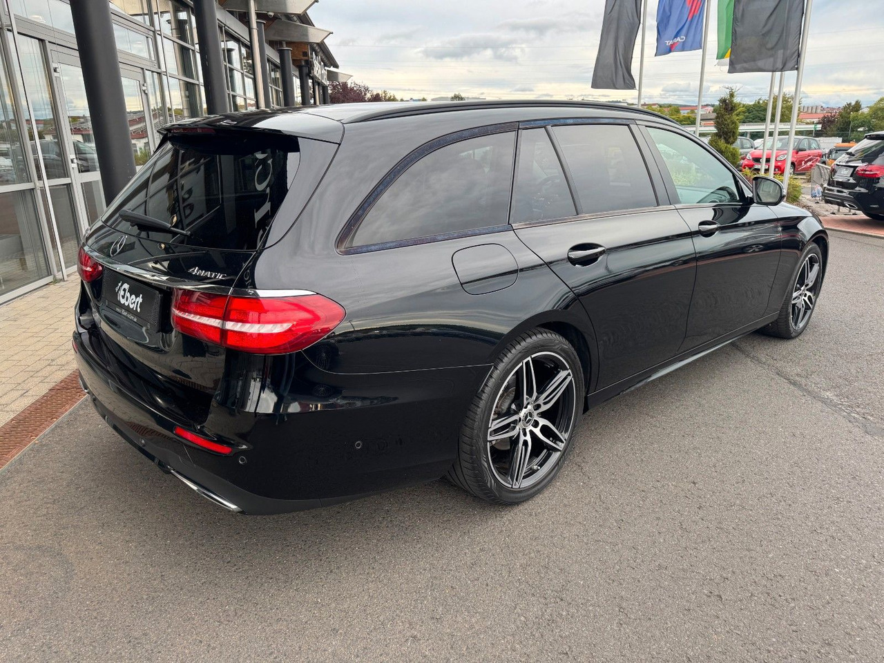 Mercedes-Benz E 220d T 4M+AMG+Pano+Brum+360+Night - Station wagon: picture 4 Mercedes-Benz E 220d T 4M+AMG+Pano+Brum+360+Night - Station wagon: picture 4