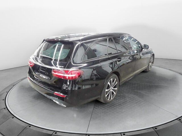 Mercedes-Benz E 300 T de 4M AMG+AHK+Distr+Burm+ R-Kamera+Carpl - Car: picture 4 Mercedes-Benz E 300 T de 4M AMG+AHK+Distr+Burm+ R-Kamera+Carpl - Car: picture 4
