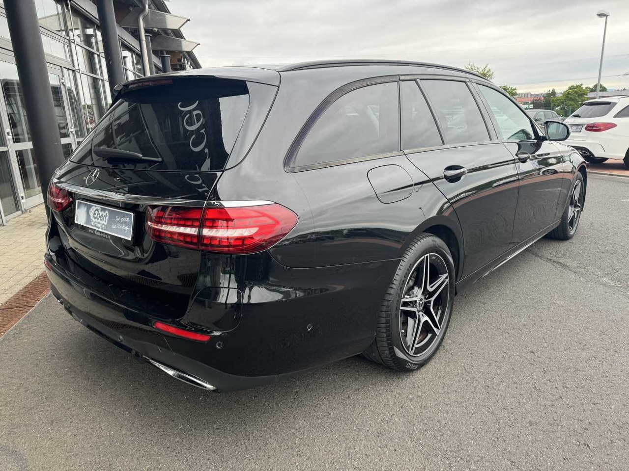 Mercedes-Benz E 300de T AMG+Pano+DistrPlus+Night +AHK+360+Ambi - Car: picture 4 Mercedes-Benz E 300de T AMG+Pano+DistrPlus+Night +AHK+360+Ambi - Car: picture 4