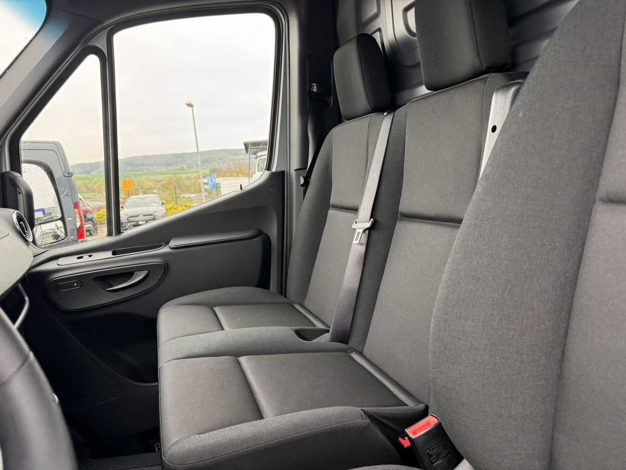 Panel van Mercedes-Benz Sprinter 319 CDI 4x4 3665 Klima Standheiz AHK: picture 10