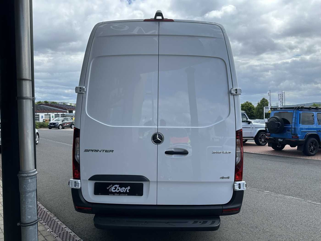Mercedes-Benz Sprinter 319 CDI 4x4 4325 Kamera LED SHZ MBUX - Panel van: picture 5 Mercedes-Benz Sprinter 319 CDI 4x4 4325 Kamera LED SHZ MBUX - Panel van: picture 5
