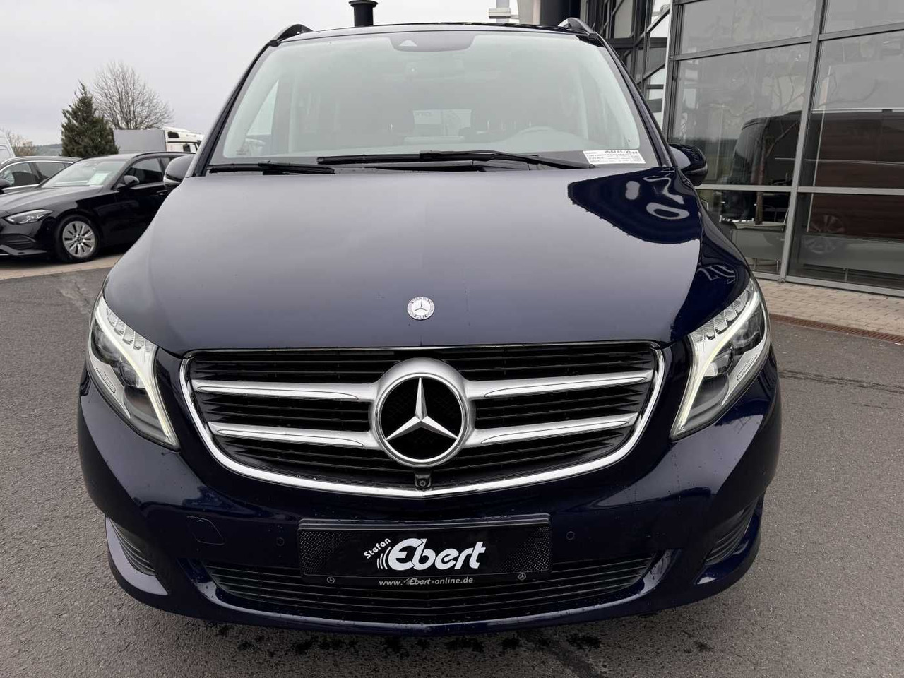 Mercedes-Benz V 250 d AVA ED 4MATIC Panorama Tisch 360 Sound - Passenger van: picture 2 Mercedes-Benz V 250 d AVA ED 4MATIC Panorama Tisch 360 Sound - Passenger van: picture 2